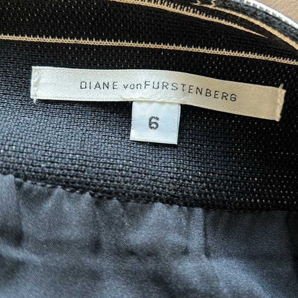 Vintage 90’s Diane von Fürstenberg black wool blend mini - Picture 5 of 6